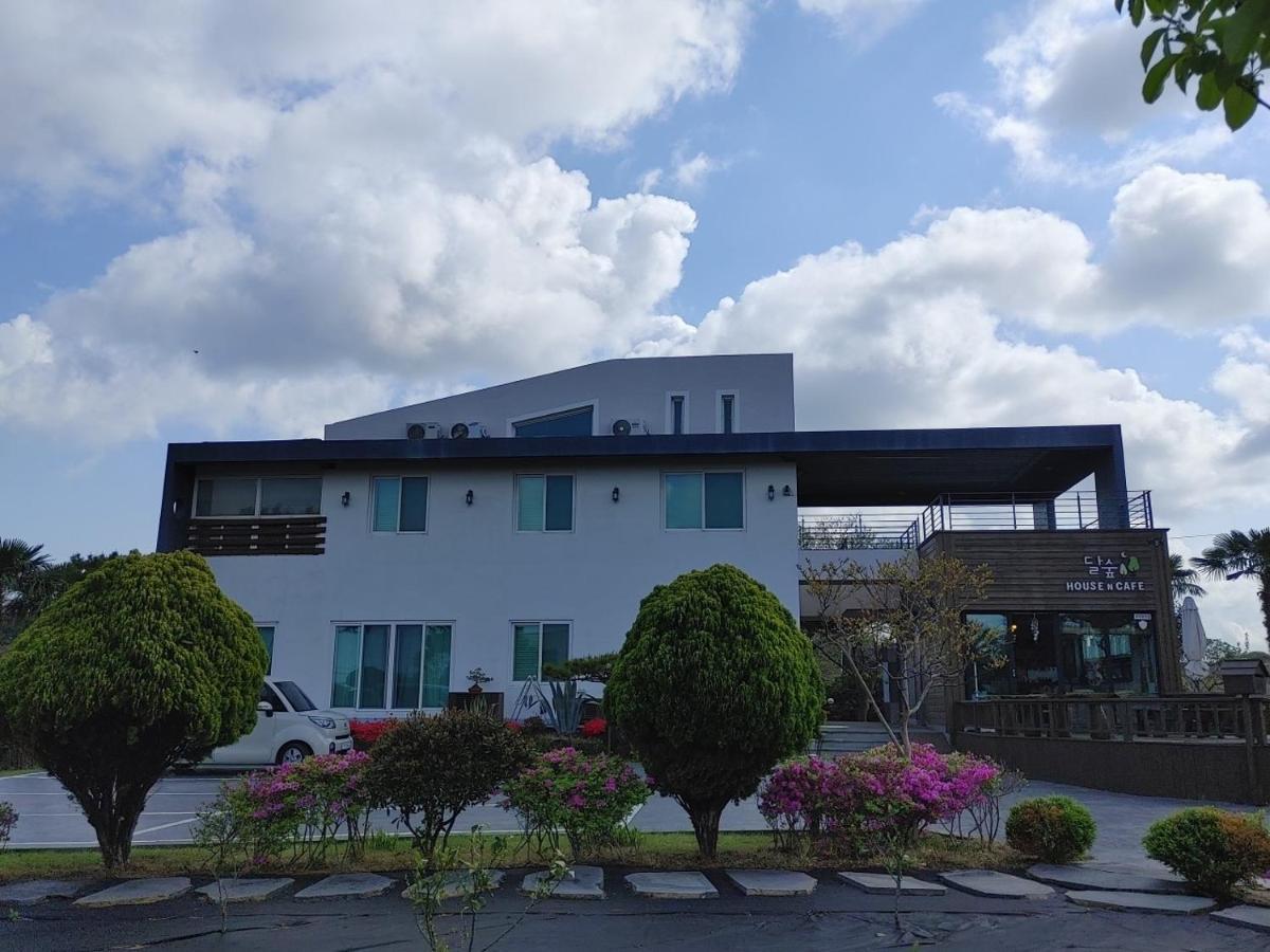 Moon Forest Guesthouse Jeju Exterior foto