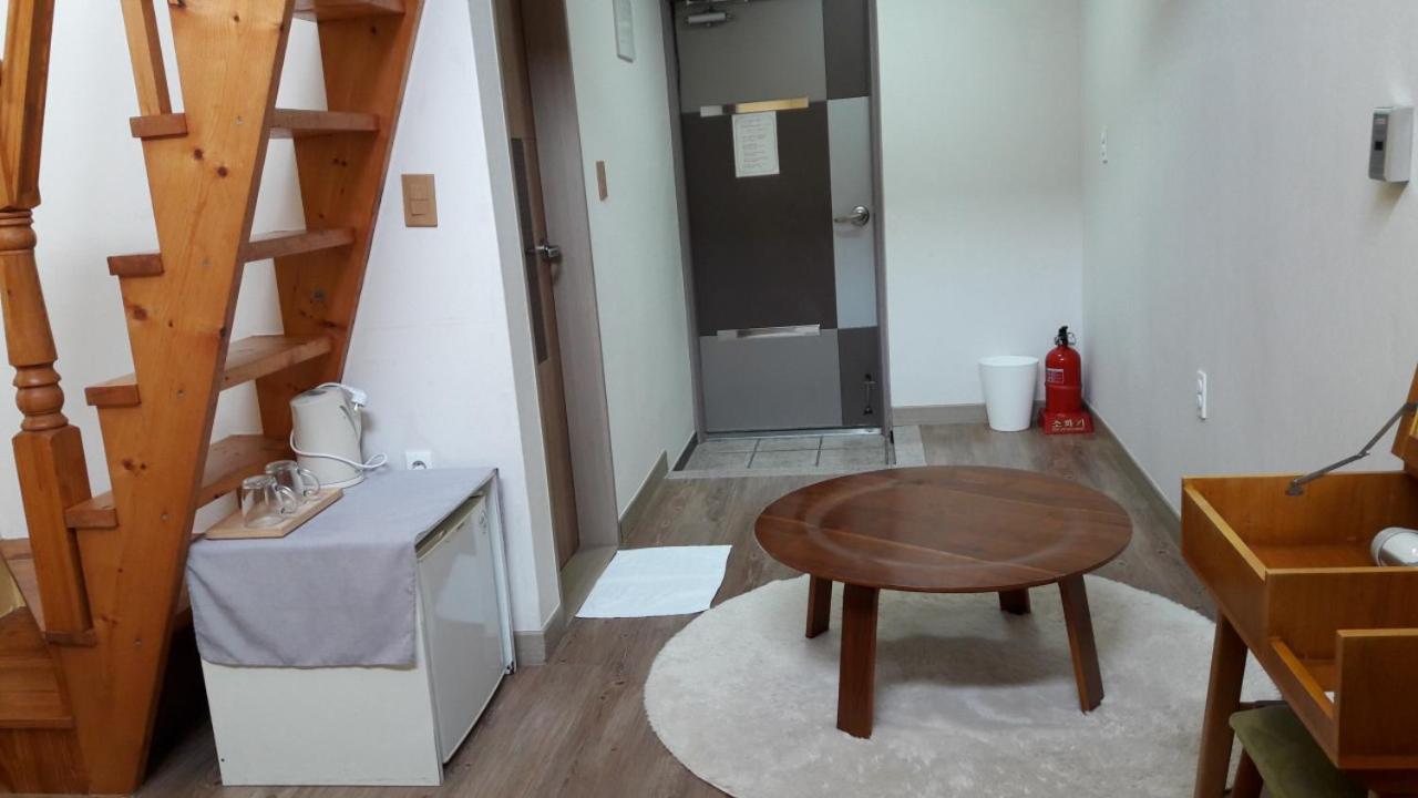 Moon Forest Guesthouse Jeju Exterior foto
